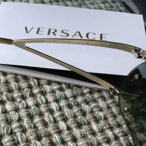 Versace Sunglasses - Picture 5 of 12
